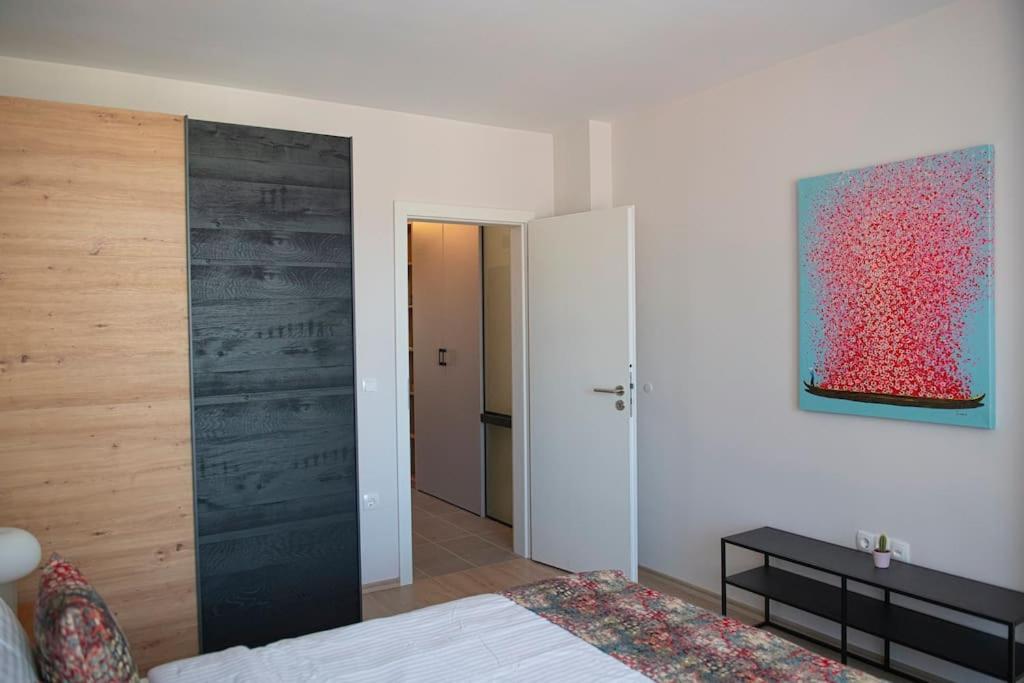 New York: A Spacious Modern Apartment With Parking Sofia Exterior foto