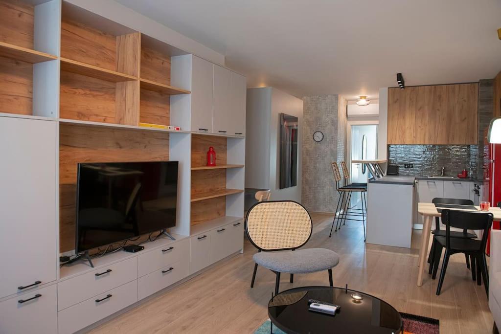 New York: A Spacious Modern Apartment With Parking Sofia Exterior foto