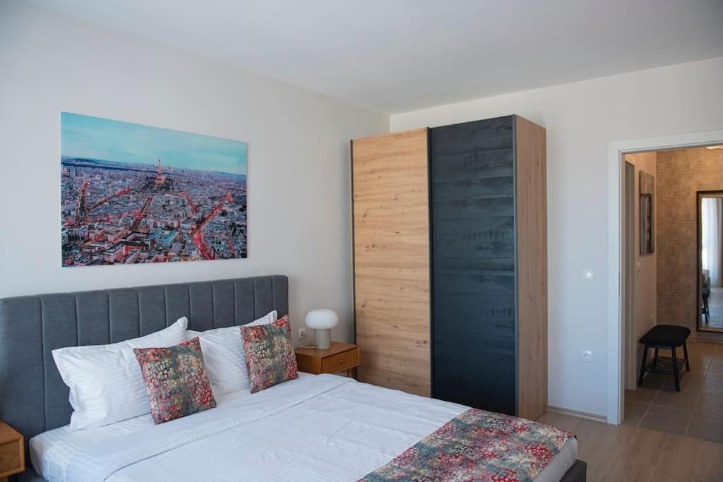 New York: A Spacious Modern Apartment With Parking Sofia Exterior foto